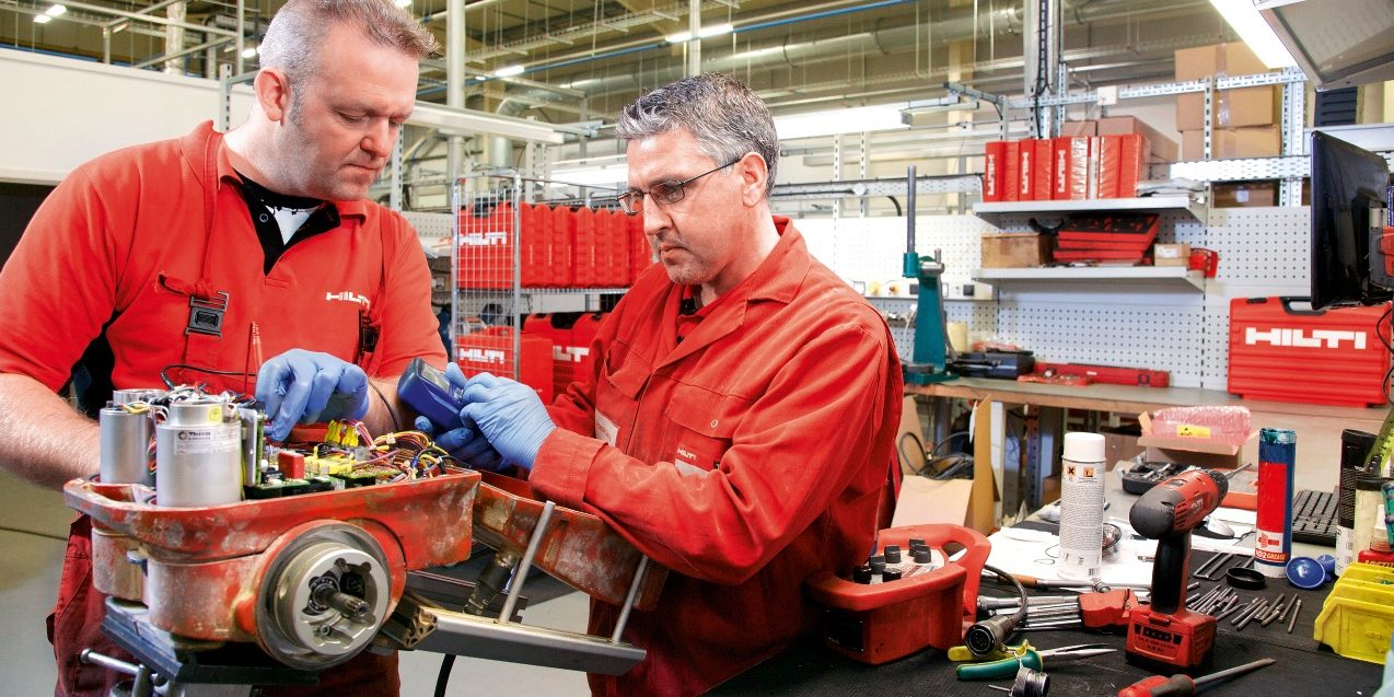 Tool Service Center in Glasgow, Great Britain L067083.tif