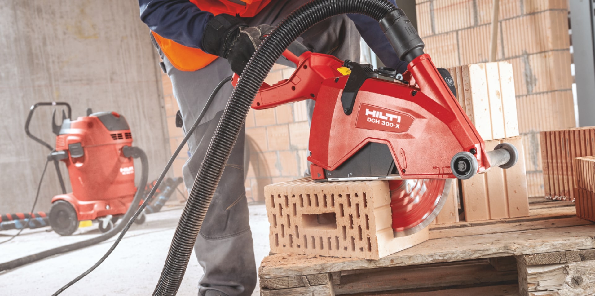Wet concrete cutting helps to reduce dust on the jobsite with tools like the DCH 150-SL