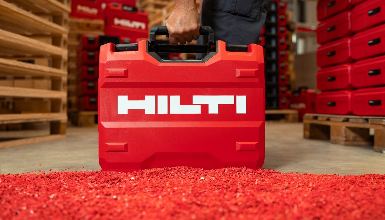 Hilti transportlåda för elverktyg i ett lagerhus