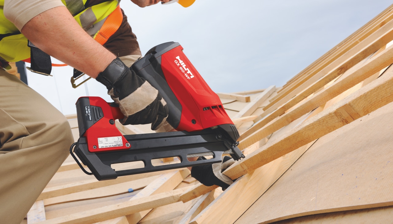 Spika takstolar med spikpistol