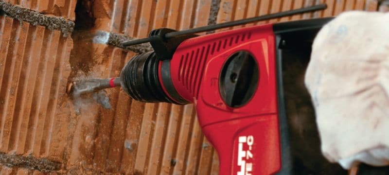TE 7-C Elektrisk borrhammare Kraftfull borrhammare SDS Plus med D-grepp och inställning för mejsling Användningsområden 1