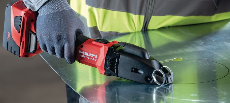 SSH 6-A22 batteridriven plåtsax med dubbla skär Batteridriven plåtsax för snabb eller böjd kapning i plåt, spirorör och annan vanlig kapning i metall upp till 2,5 mm Användningsområden 1