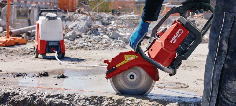 DSH 700-22 Batteridriven kapsåg DSH 700 Batteridriven motorkap med bakre handtag för betong, metall och murverk Användningsområden 1