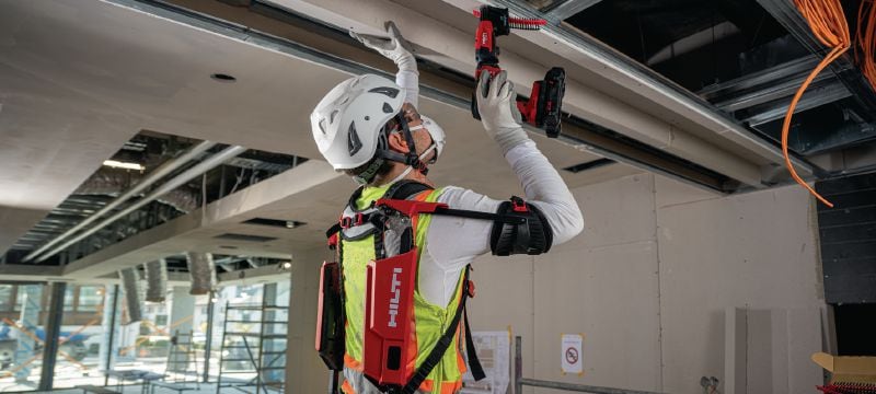 EXO-S exoskelett för arbete ovanför axelhöjd Exoskelett med bärbar konstruktion som hjälper till att avlasta axel- och nackområdet vid arbete ovanför huvudet, för bicepsmått upp till 40 cm Användningsområden 1