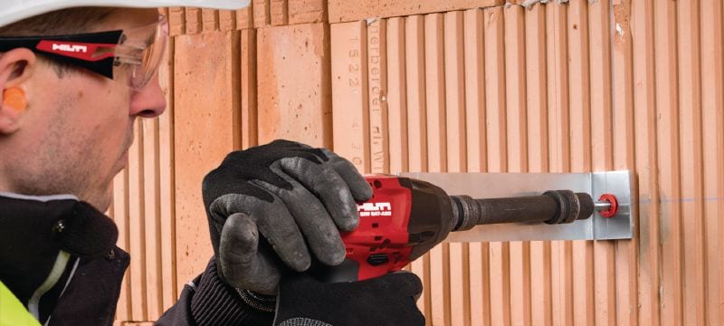 FOX V S Konsol Mångsidig väggkonsol för montage av regnskyddande fasadkonstruktioner Användningsområden 1