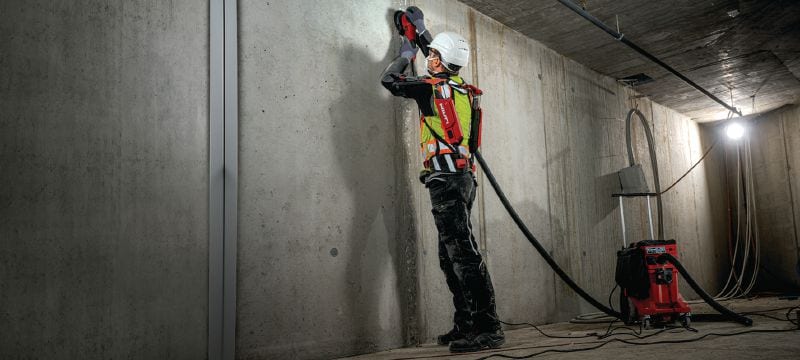 EXO-S exoskelett för arbete ovanför axelhöjd Exoskelett med bärbar konstruktion som hjälper till att avlasta axel- och nackområdet vid arbete ovanför huvudet, för bicepsmått upp till 40 cm Användningsområden 1