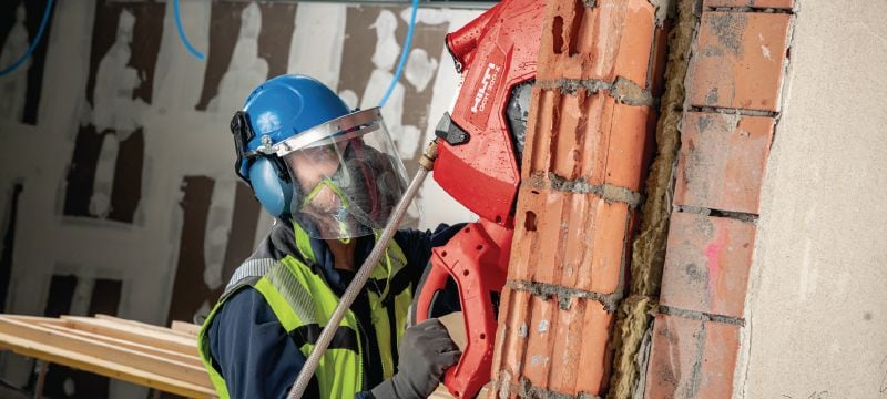 DCH 300-X Eldriven kapmaskin Handhållen nätdriven kapmaskin för våt och torr användning, kapar upp till 120 mm med klingor på 305 mm Användningsområden 1