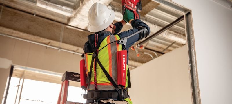 EXO-O1 Exoskelett, ovanför huvudet Passivt exoskelett för att avlasta axlarna och armarna vid montage ovanför huvudet Användningsområden 1
