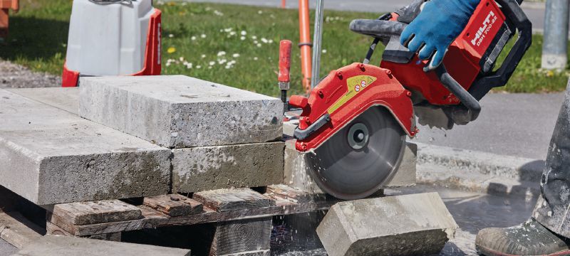 DSH 700-22 Batteridriven kapsåg DSH 700 Batteridriven motorkap med bakre handtag för betong, metall och murverk Användningsområden 1