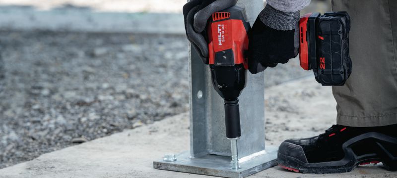 SIW 8-22 ½ Batteridriven mutterdragare Kraftfull batteridriven mutterdragare med högt vridmoment och 1/2 friktionsringsstäd för strukturell bultning (Nuron Li-ion Platform) Användningsområden 1